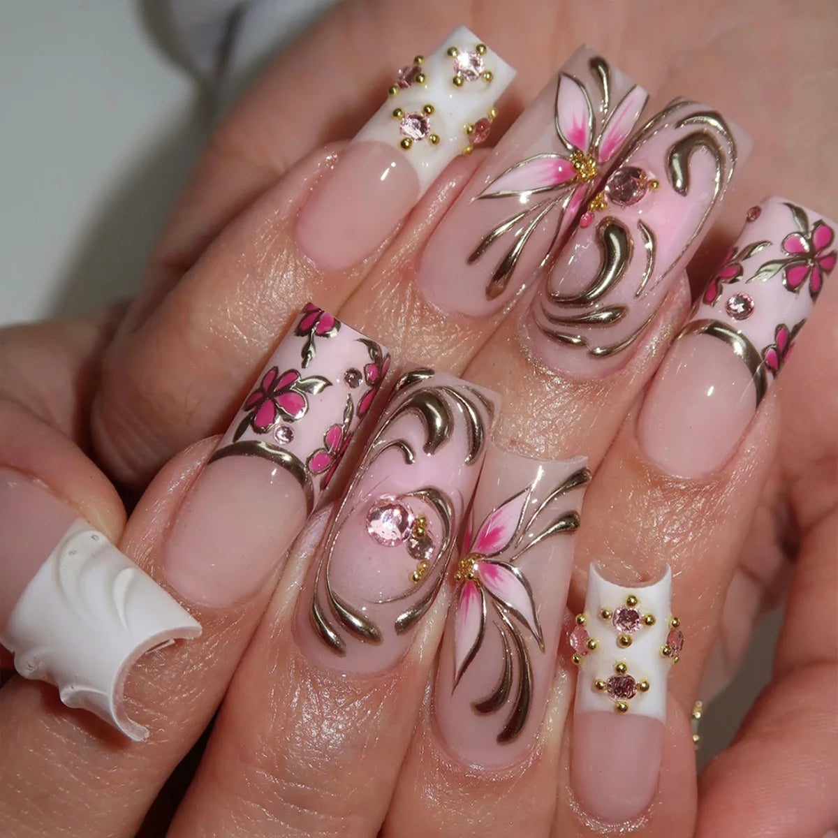 24 faux ongles carrés longs à poser avec imprimé léopard, design français 3D cerise, strass, couvrant entièrement