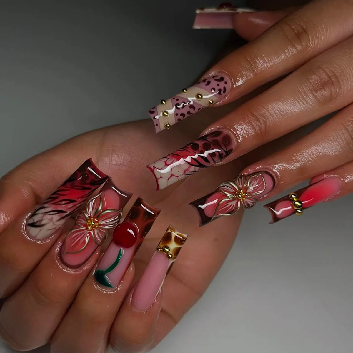 24 faux ongles carrés longs à poser avec imprimé léopard, design français 3D cerise, strass, couvrant entièrement