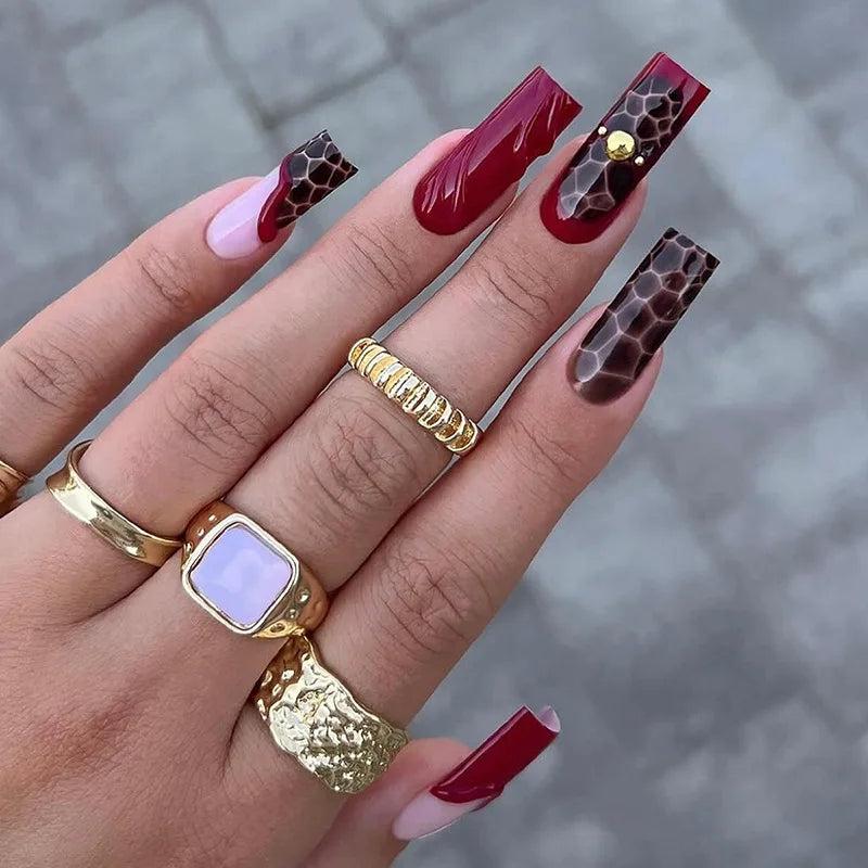 24 faux ongles carrés longs à poser avec imprimé léopard, design français 3D cerise, strass, couvrant entièrement