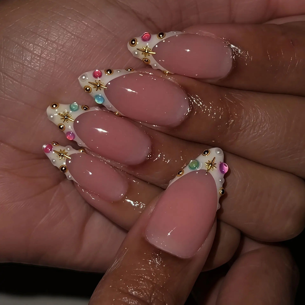 24 pièces ongles faux français cercueil longs rétro fleurs perles caviar design floral doré creux press on Y2k acrylique faux ongles