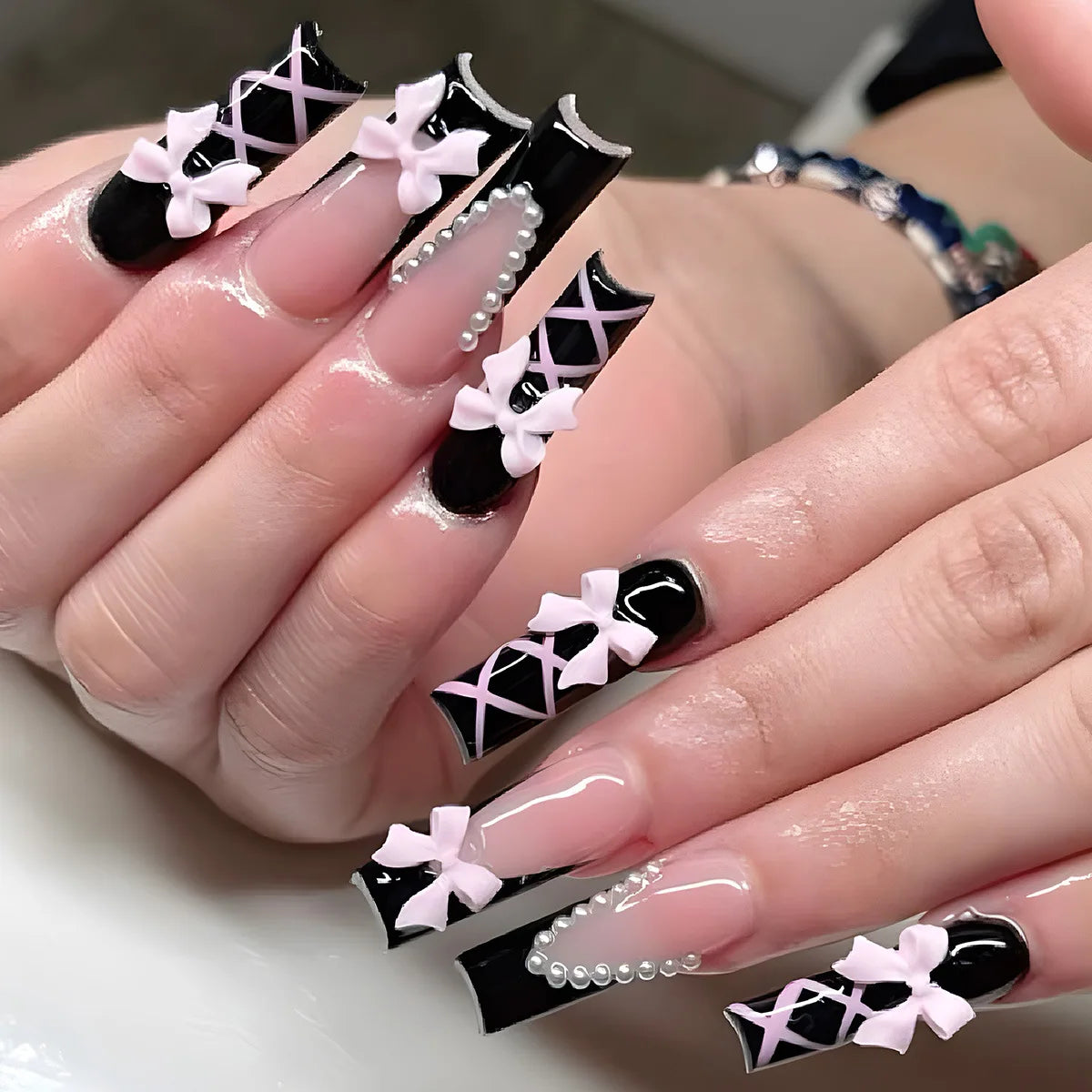 24 faux ongles carrés longs à poser avec imprimé léopard, design français 3D cerise, strass, couvrant entièrement
