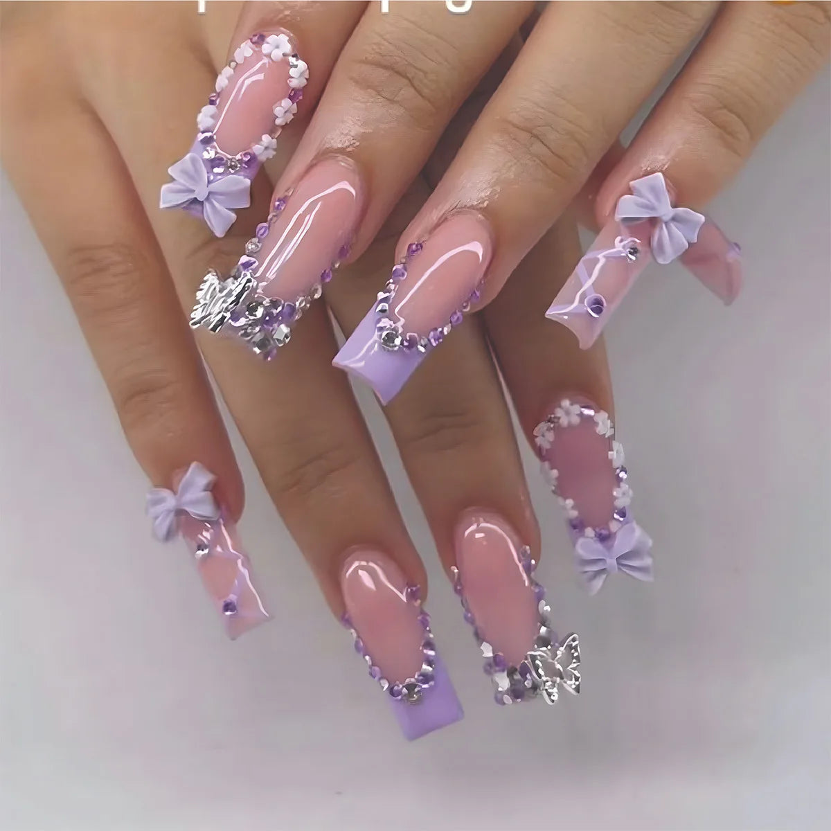 24 faux ongles carrés longs à poser avec imprimé léopard, design français 3D cerise, strass, couvrant entièrement