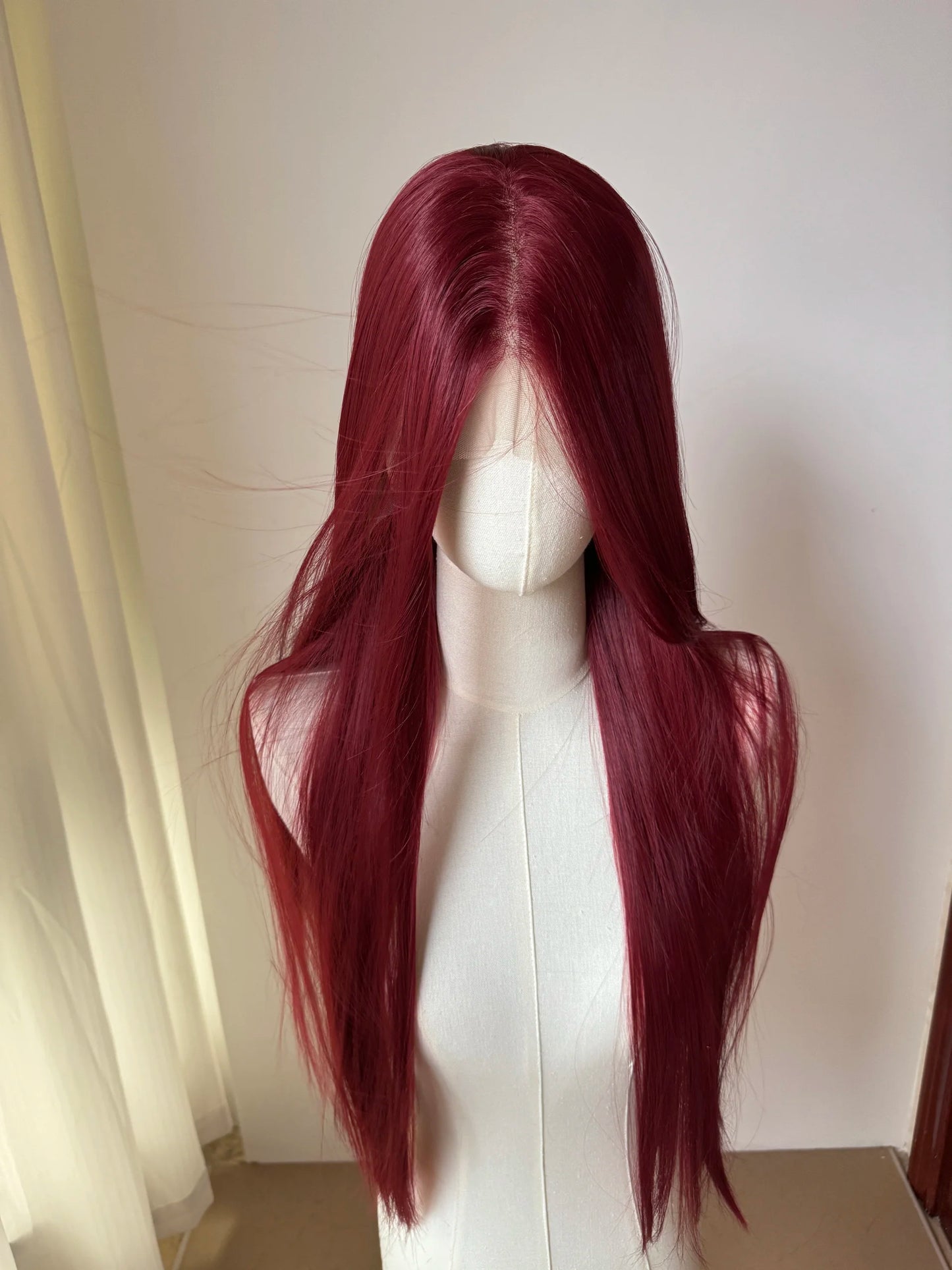 Perruque rose clair pour femmes 13x4 Lace Front, perruque synthétique longue droite de 26 pouces, fibre douce et résistante à la chaleur, perruque cosplay