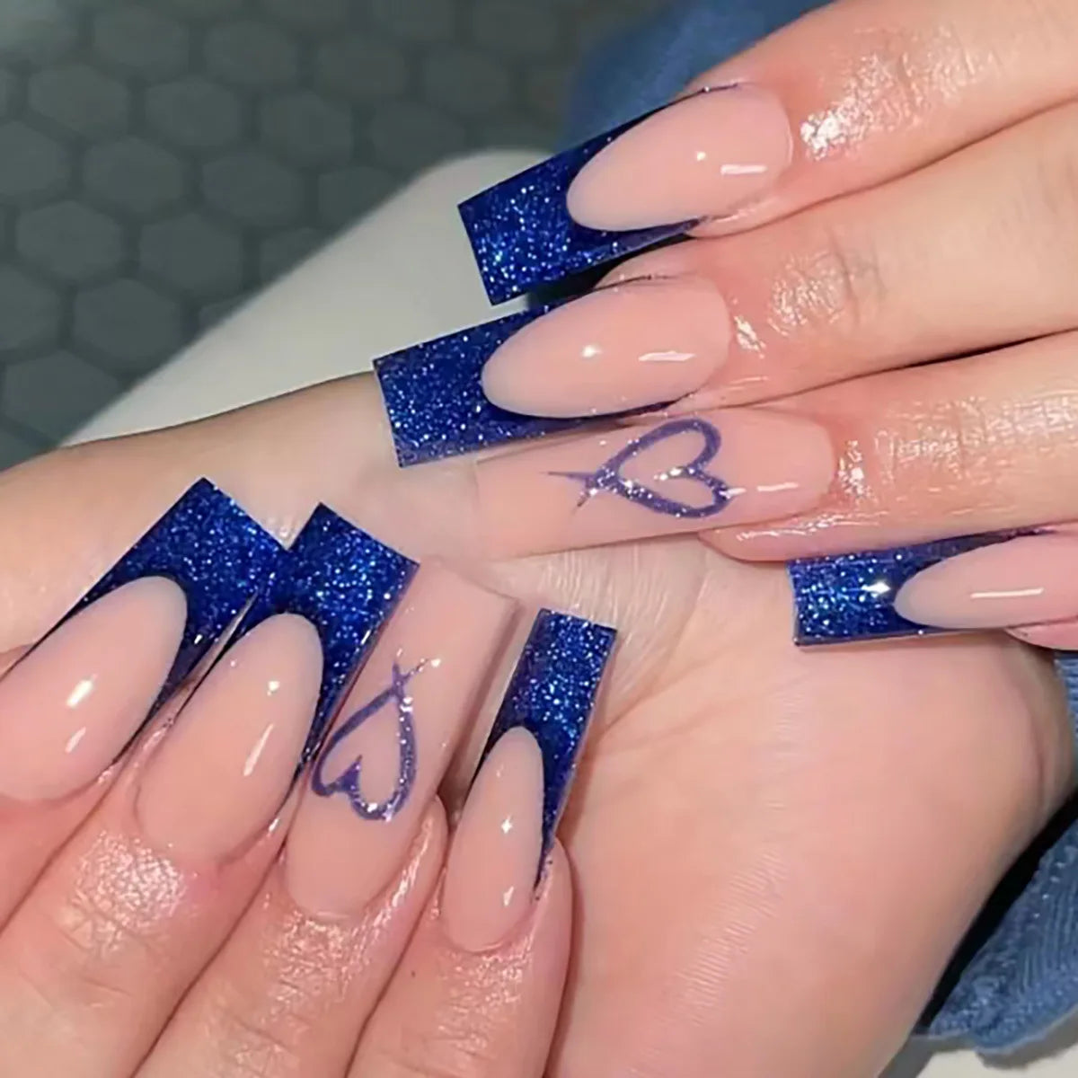 24 faux ongles carrés longs à poser avec imprimé léopard, design français 3D cerise, strass, couvrant entièrement