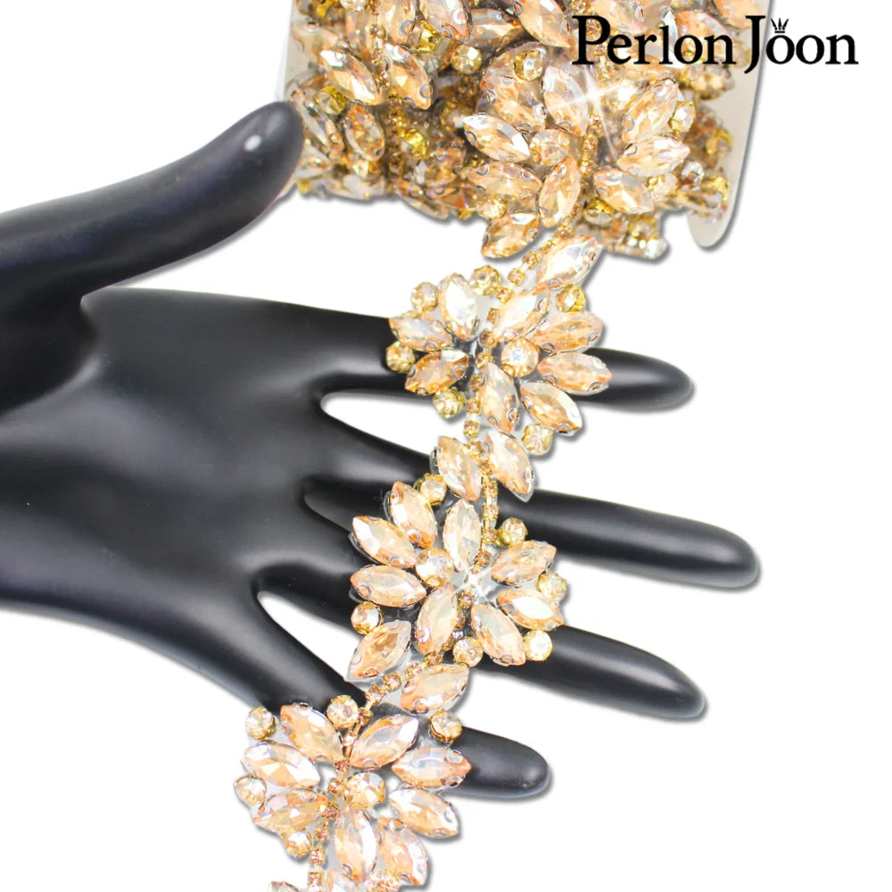 1Yard Hot Fix Cristal Flower Gold Iron On Rhinestone Applique Garment Dresses Bridal Headbands Bag Decoration Accessorie TR170