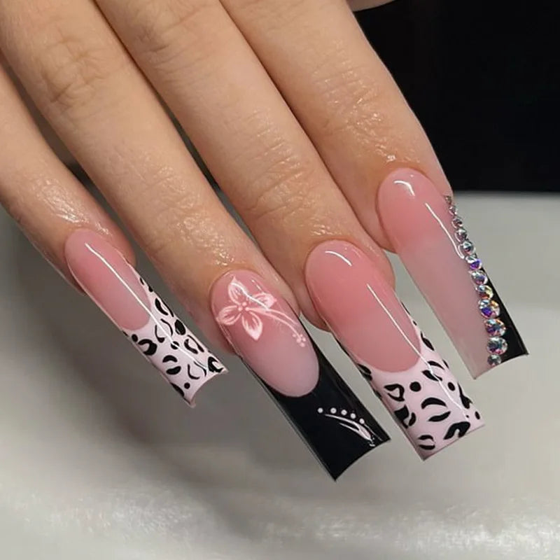 24 faux ongles carrés longs à poser avec imprimé léopard, design français 3D cerise, strass, couvrant entièrement