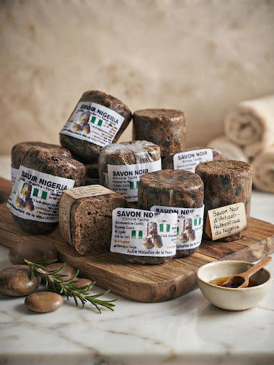 Savon noir africain artisanal ,  Nigéria, huile d'olive, ingrédients à base de plantes, savon solide